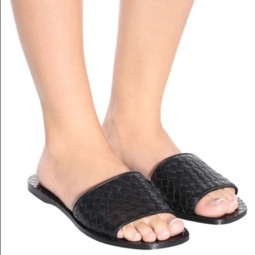 NEW Bottega Veneta Black Intrecciato Leather Slide Flat Sandals